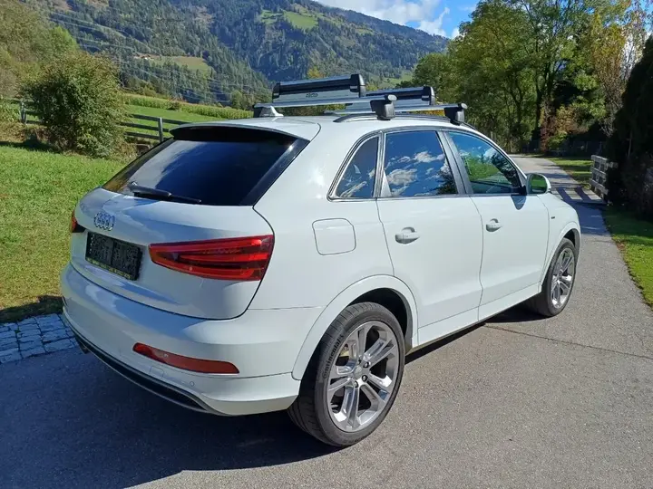 Audi Q3 2012 photo 3