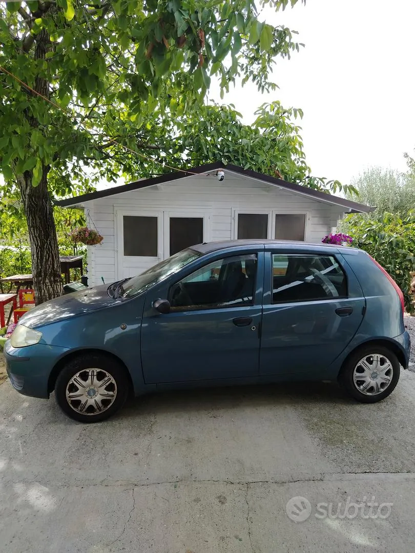 Fiat Punto 2004 photo 2