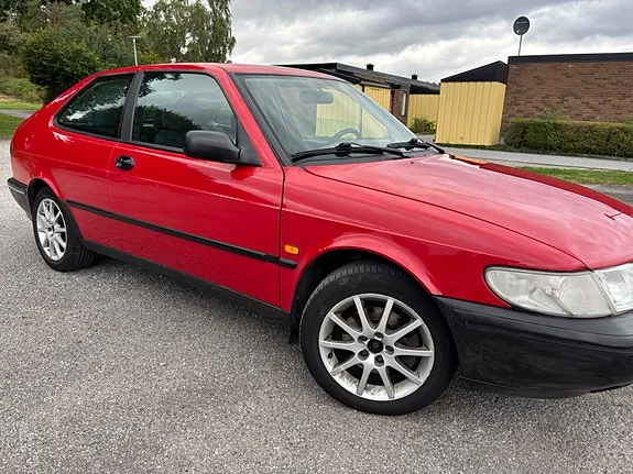 Saab 900