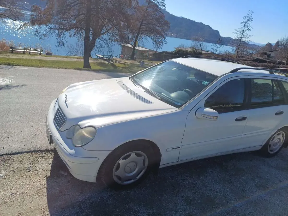 Mercedes-Benz C-Class 2002 photo 2