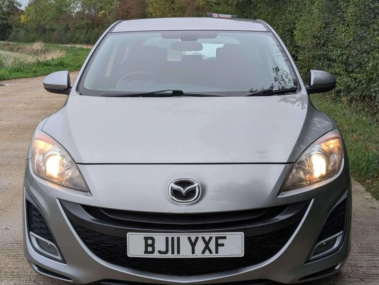 Mazda Mazda3 2011 photo 3