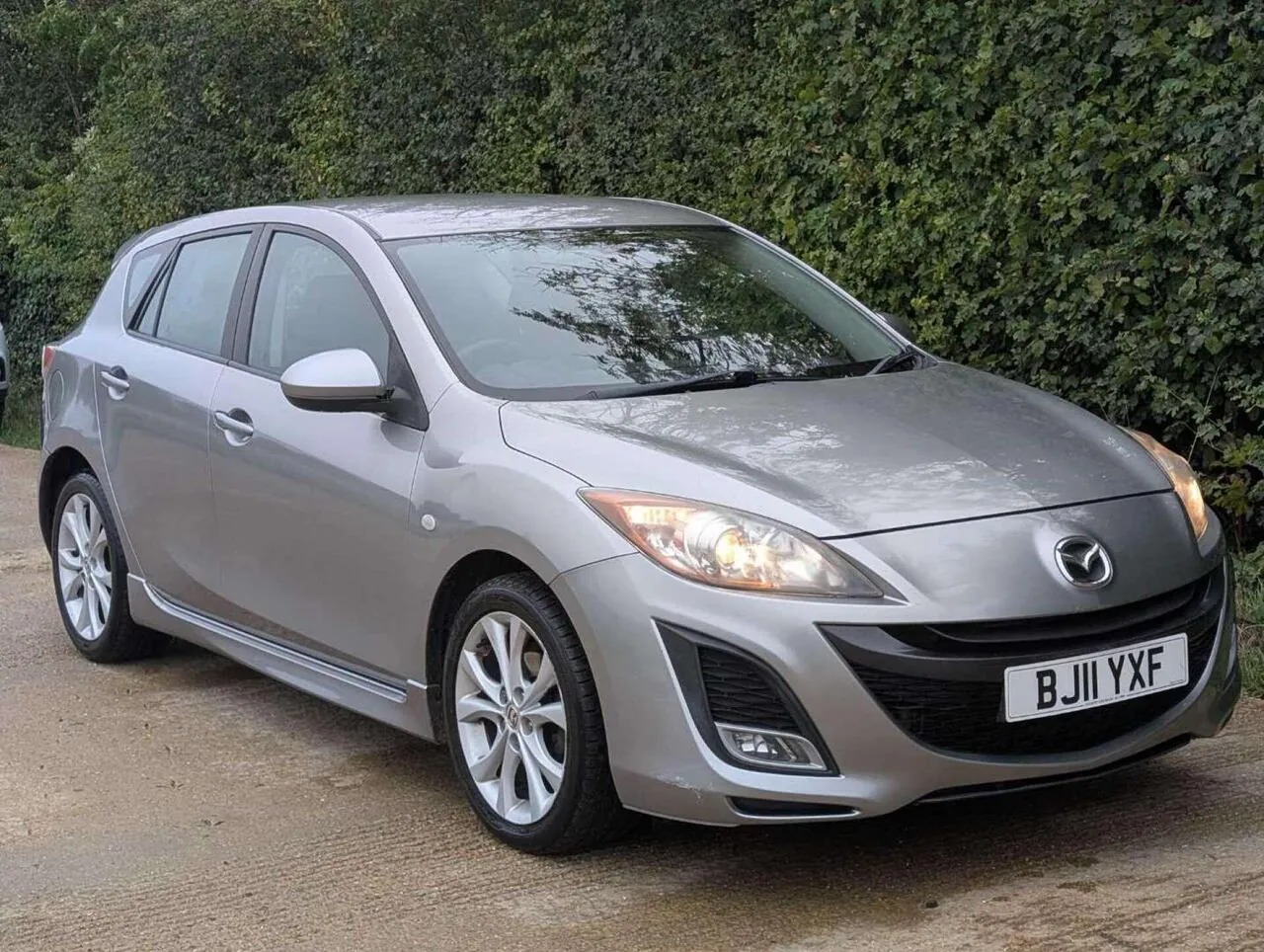 Mazda Mazda3 2011 photo 2
