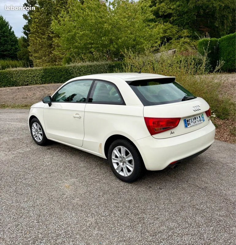 Audi A1 2014 photo 2