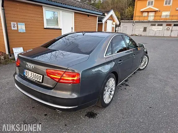 Audi A8 2011 photo 5