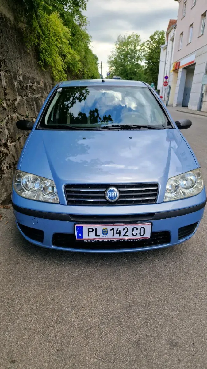 Fiat Punto 2004 photo 2