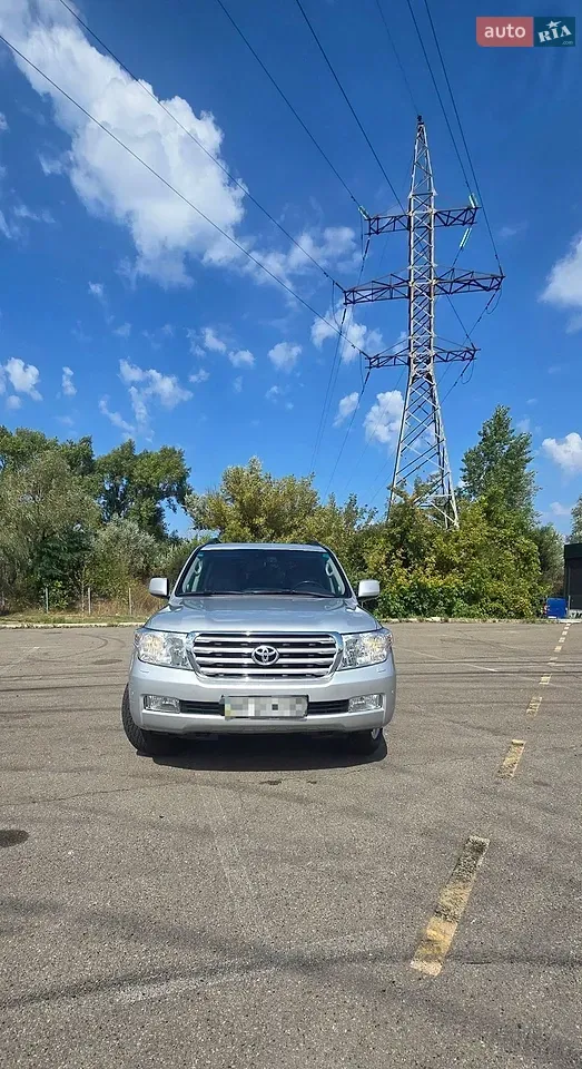Toyota Land Cruiser 2011 photo 2