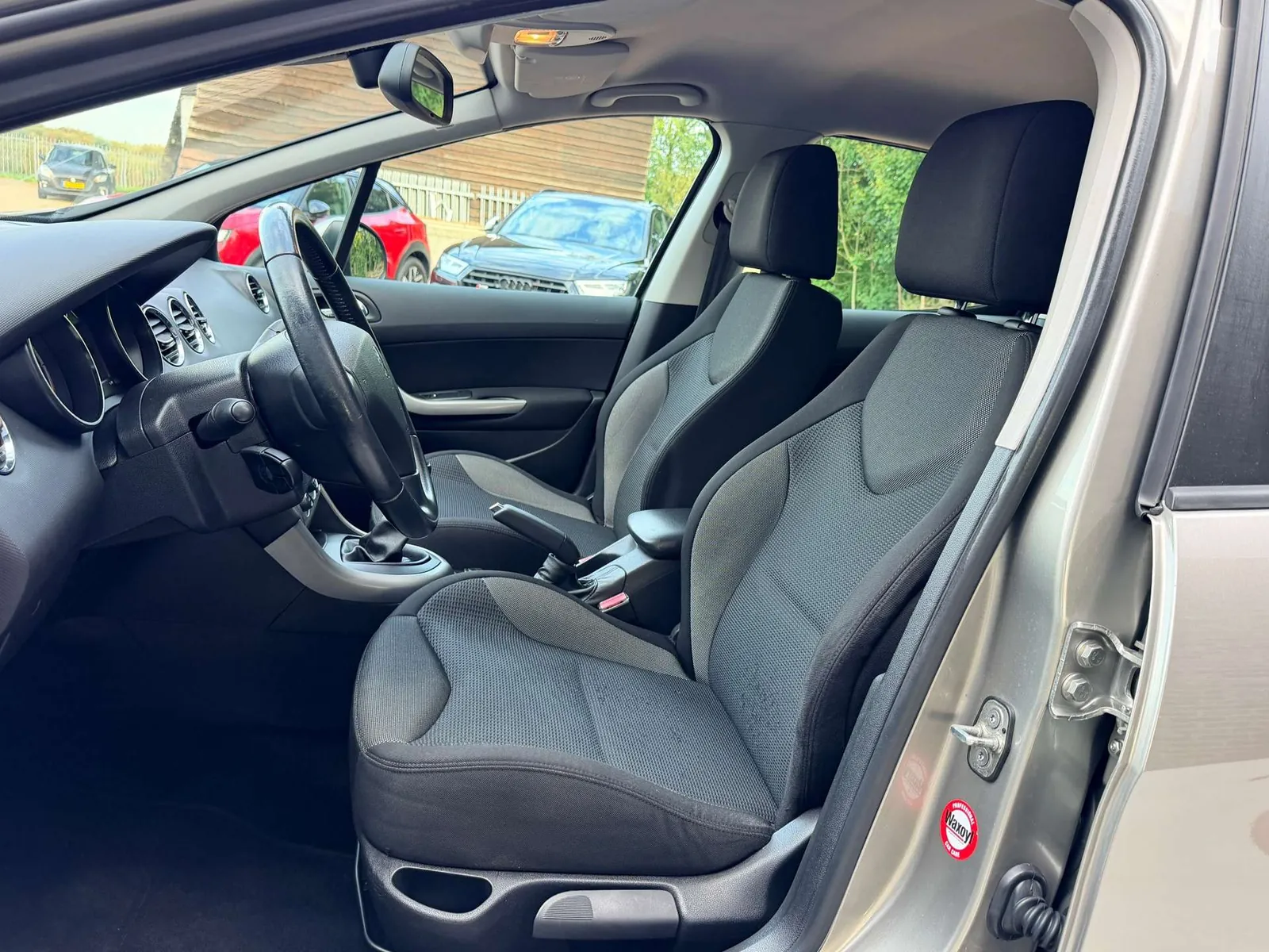 Peugeot 308 2010 photo 4