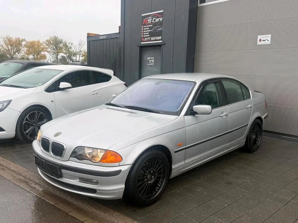 BMW 320I