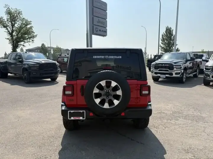 Jeep Wrangler Unlimited 2021 photo 5