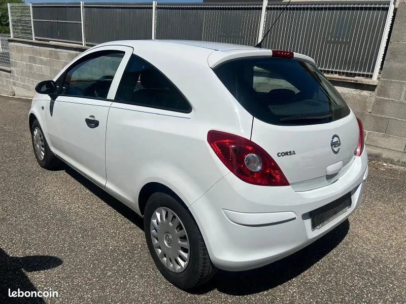 Opel Corsa 2014 photo 4