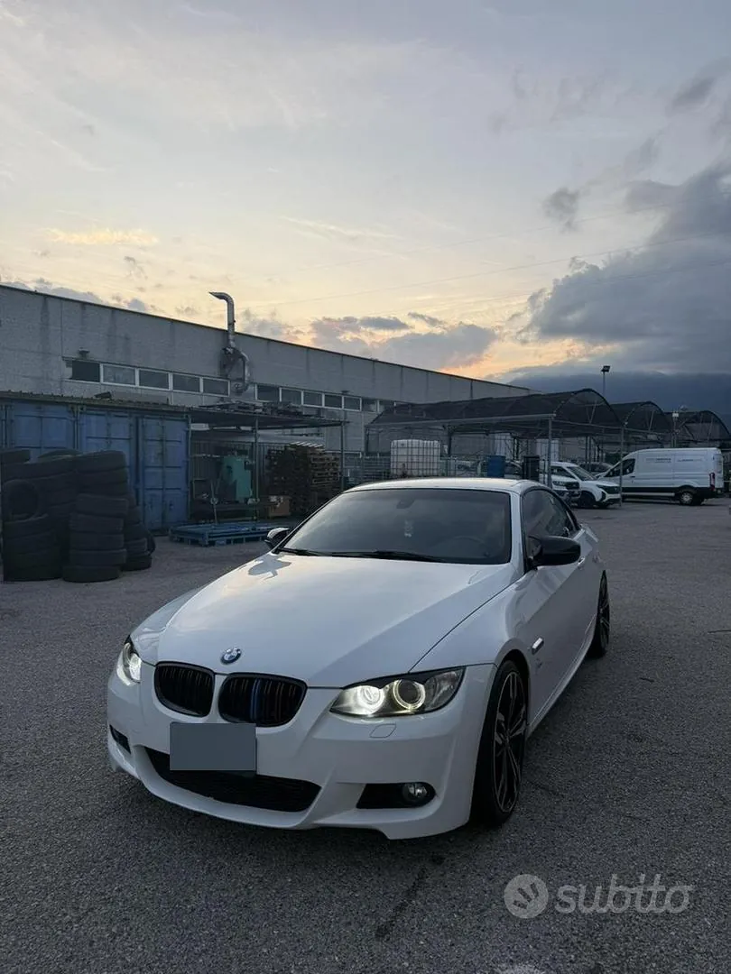 BMW 320D 2010 photo 2