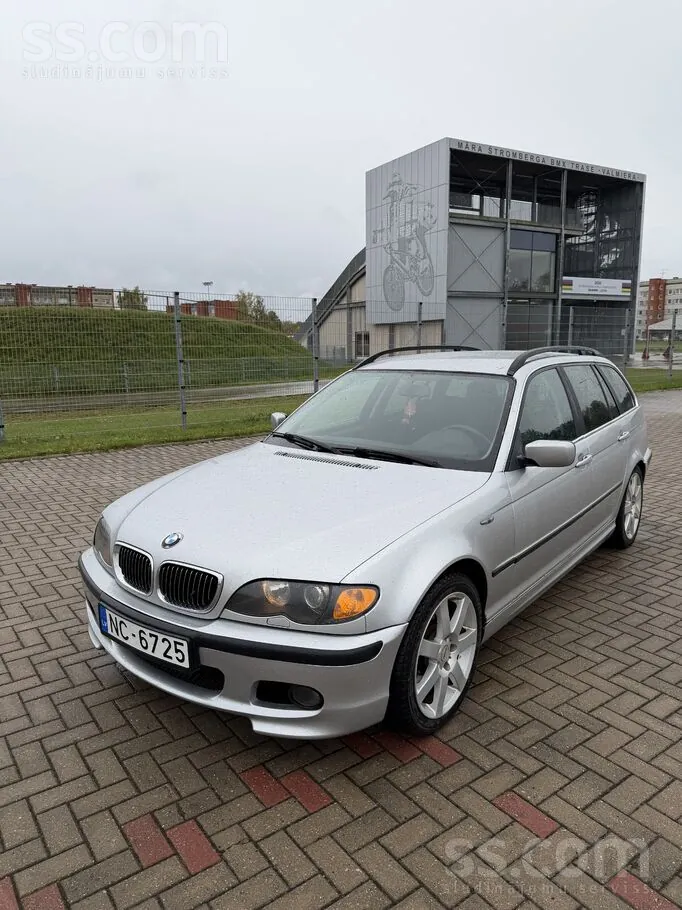 BMW 330D 2002 photo 2