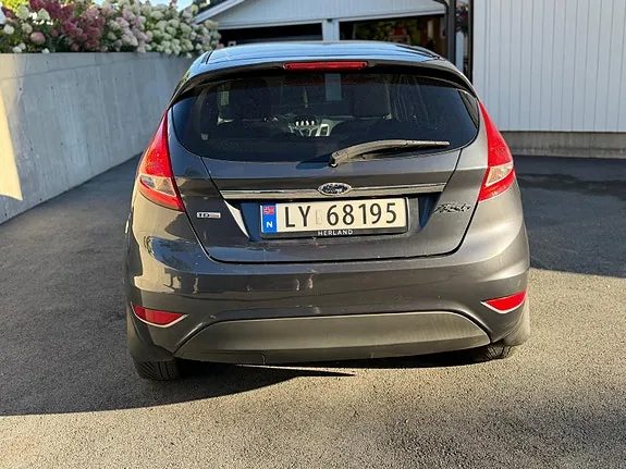 Ford Fiesta 2010 photo 3