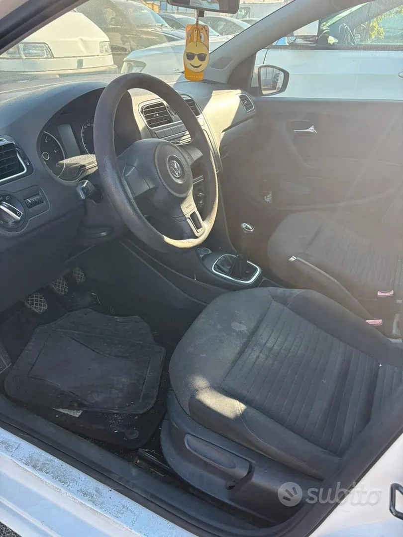 Volkswagen Polo 2011 photo 3