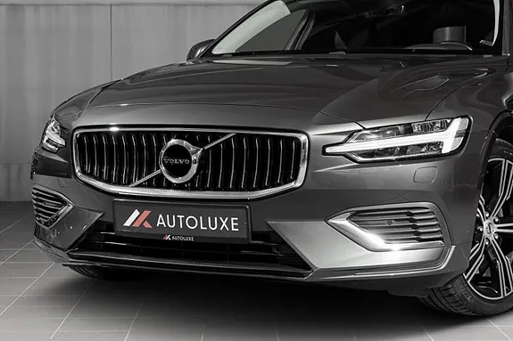 Volvo V60 2022 photo 2