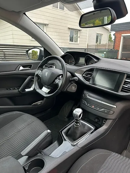Peugeot 308 2013 photo 3