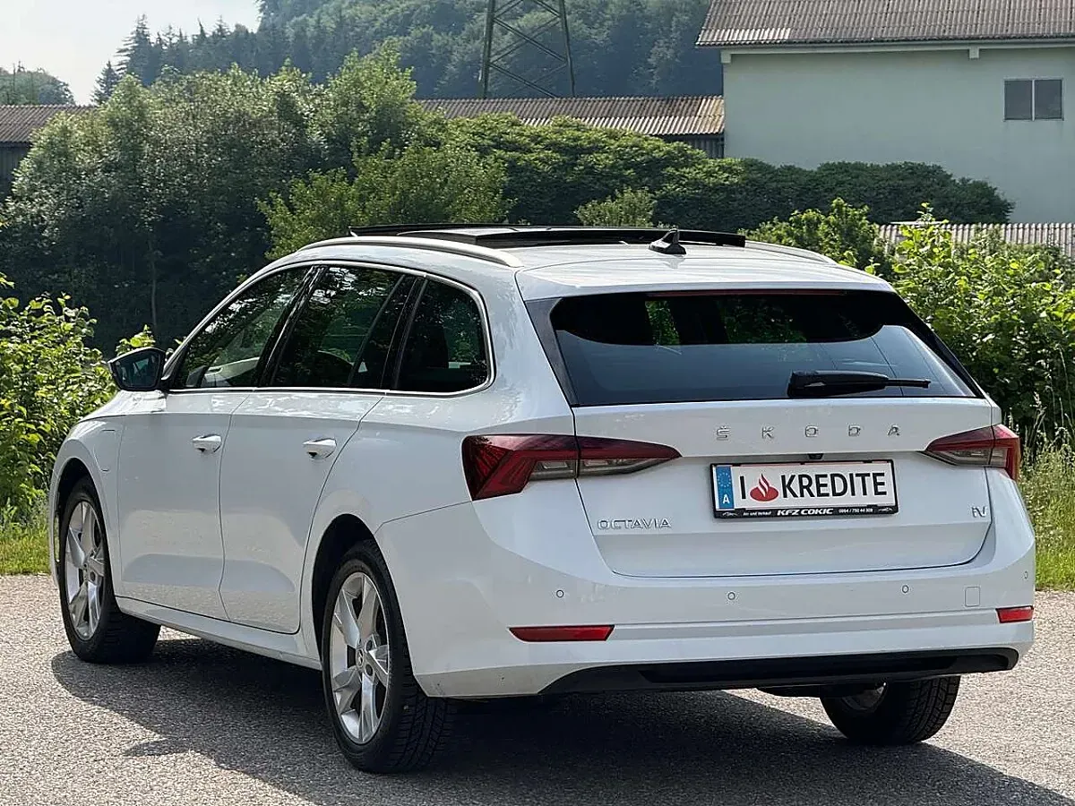 Skoda Octavia 2021 photo 3
