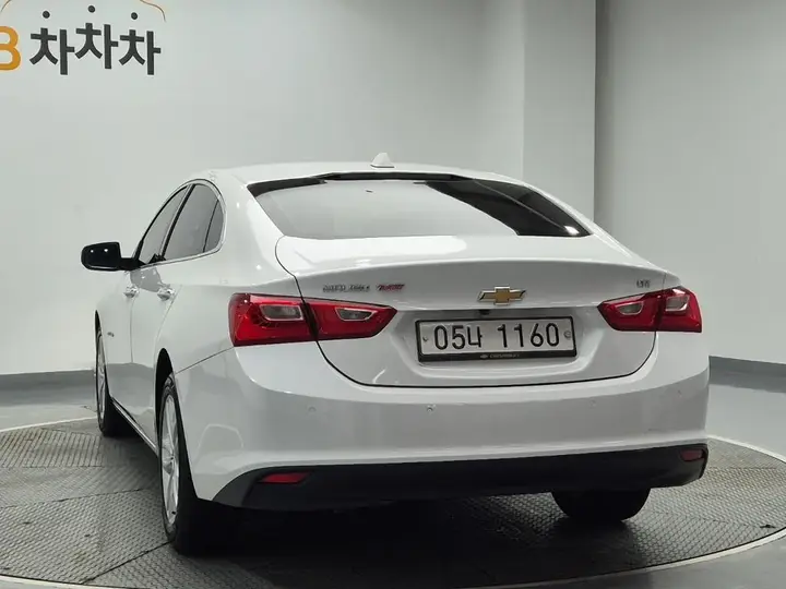 Chevrolet Malibu 2018 photo 2