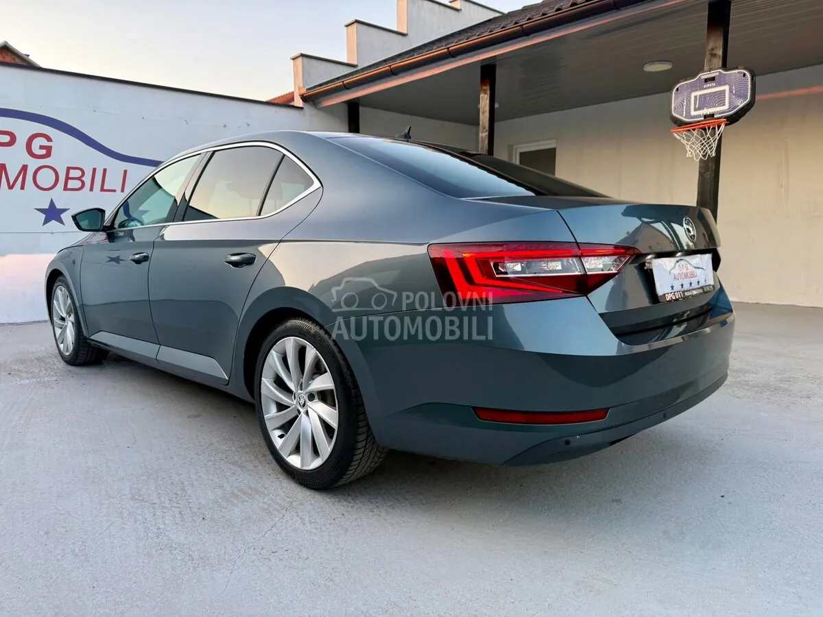 Skoda Superb 2018 photo 5