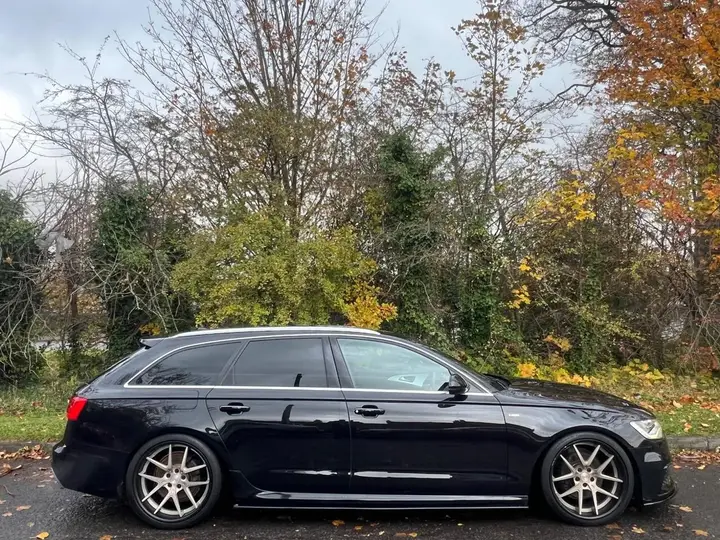 Audi A6 Avant 2012 photo 2