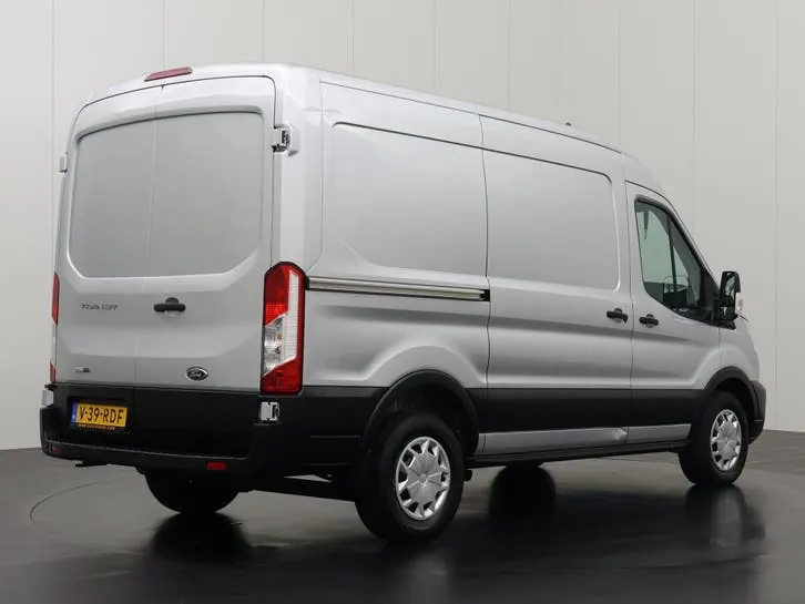 Ford Transit 2022 photo 2