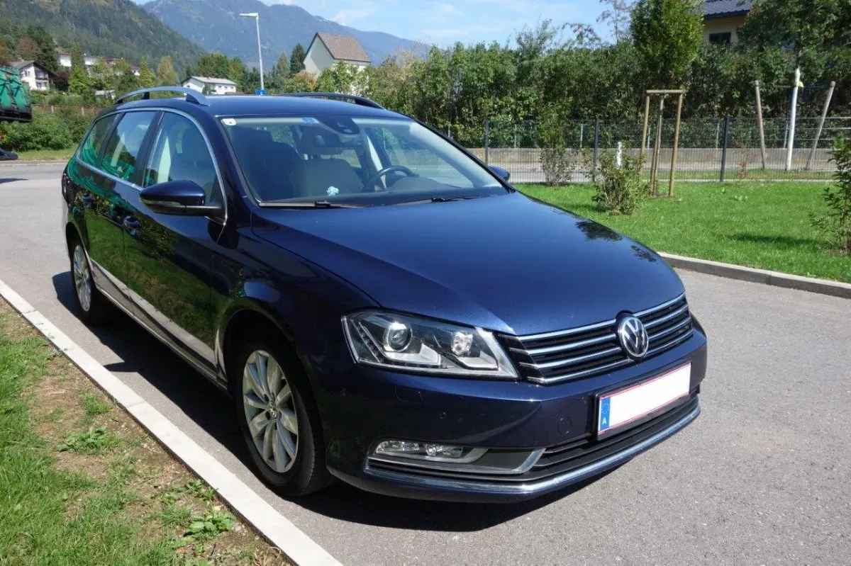 Volkswagen Passat 2012 photo 2