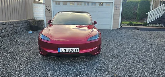 Tesla Model 3 2025 photo 3