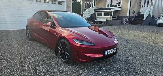 Tesla Model 3 2025 photo 4