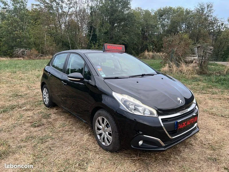 Peugeot 208 2019 photo 2