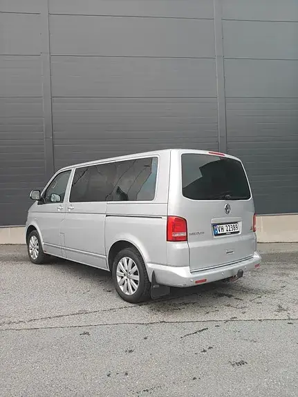 Volkswagen Multivan 2010 photo 4