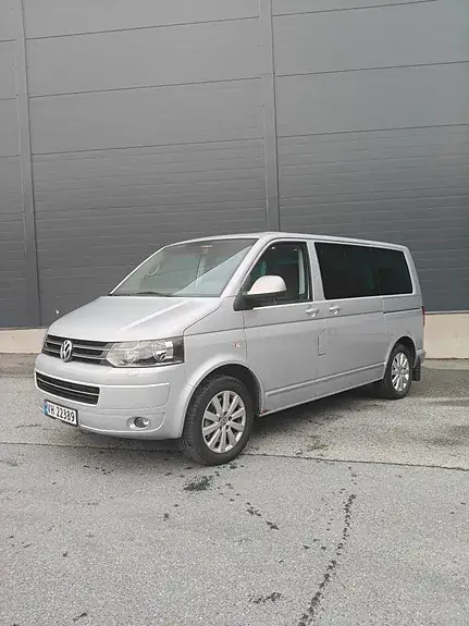 Volkswagen Multivan 2010 photo 2