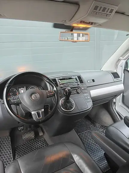 Volkswagen Multivan 2010 photo 5