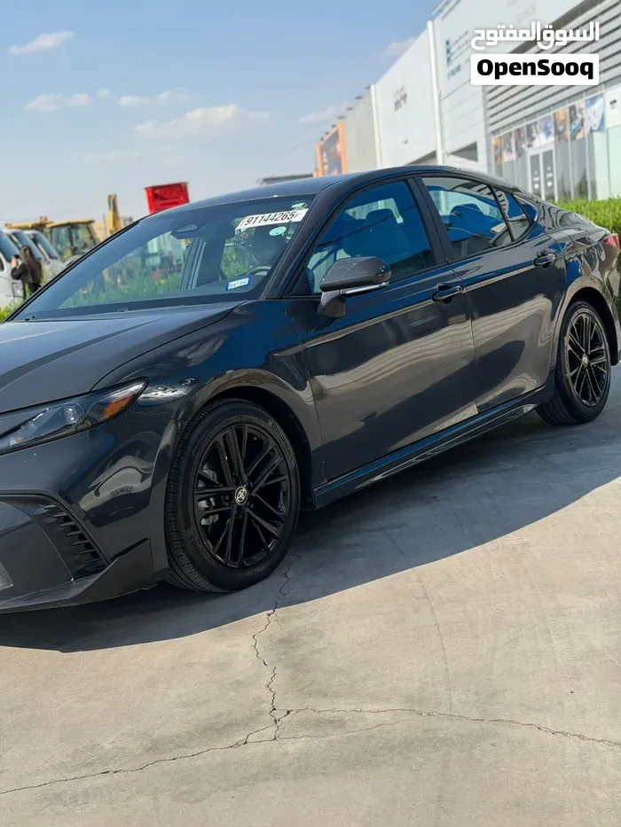 Toyota Camry 2025 photo 2