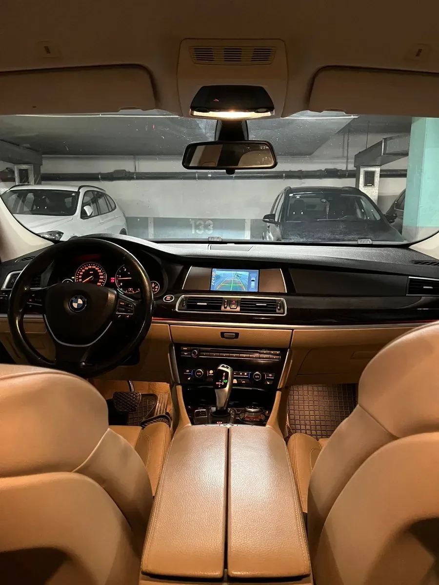 BMW 5 Series 2010 photo 3