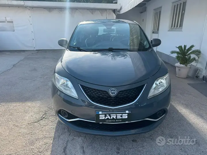 Lancia Ypsilon 2014 photo 2