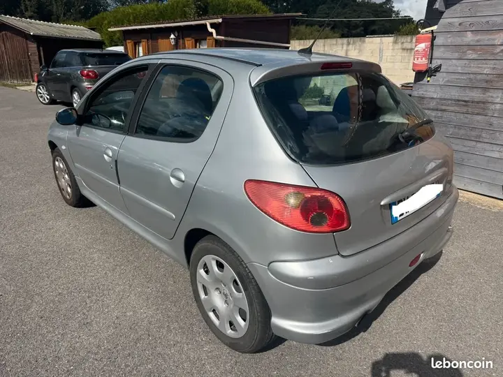 Peugeot 206 2005 photo 2