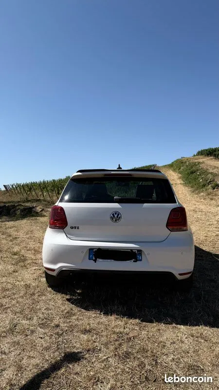 Volkswagen Polo 2013 photo 2