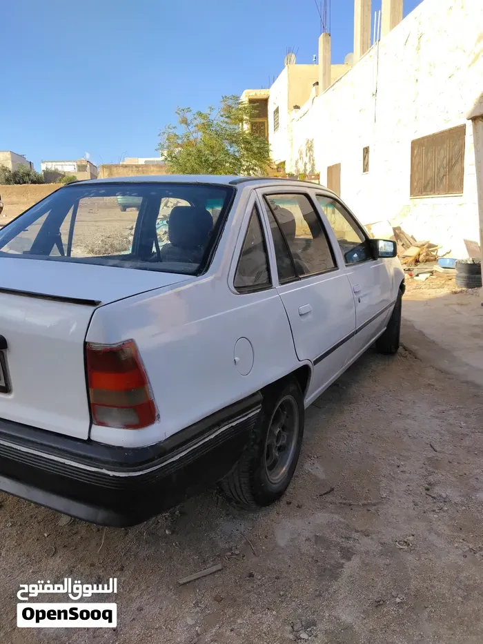 Opel Kadett 1988 photo 4