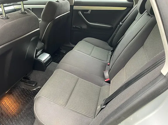 Audi A4 2008 photo 4