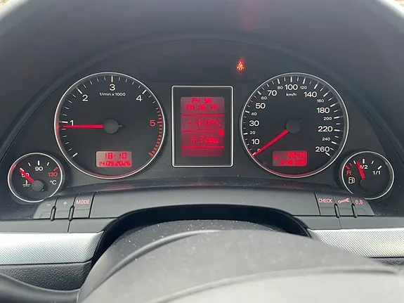 Audi A4 2008 photo 2