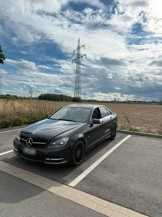 Mercedes-Benz C220D