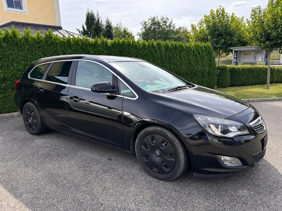 Opel Astra J