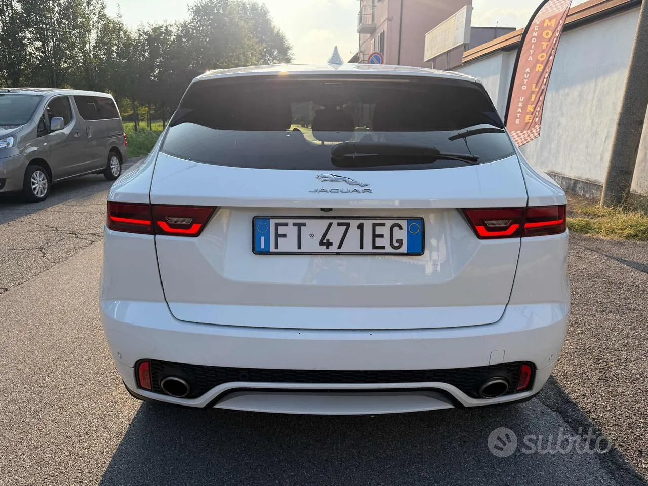 Jaguar E-Pace 2019 photo 4