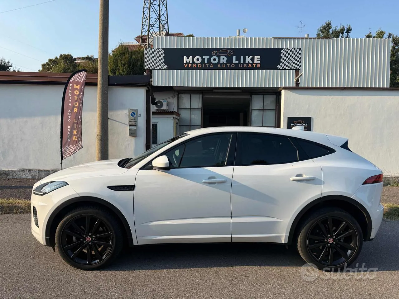 Jaguar E-Pace 2019 photo 2