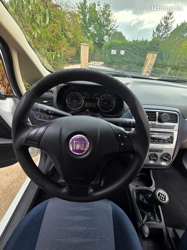 Fiat Grande Punto 2008 photo 3