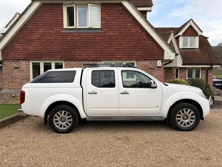 Nissan Navara 2015 photo 5