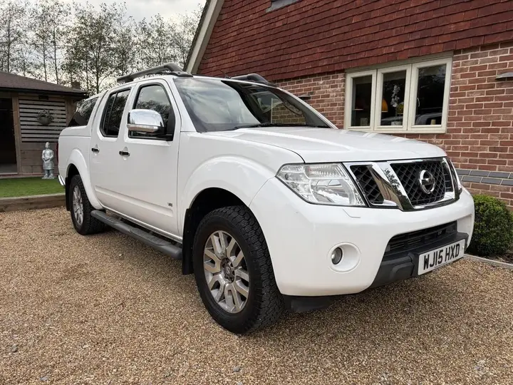 Nissan Navara 2015 photo 3