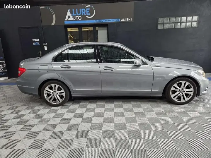 Mercedes-Benz C-Class 2011 photo 2