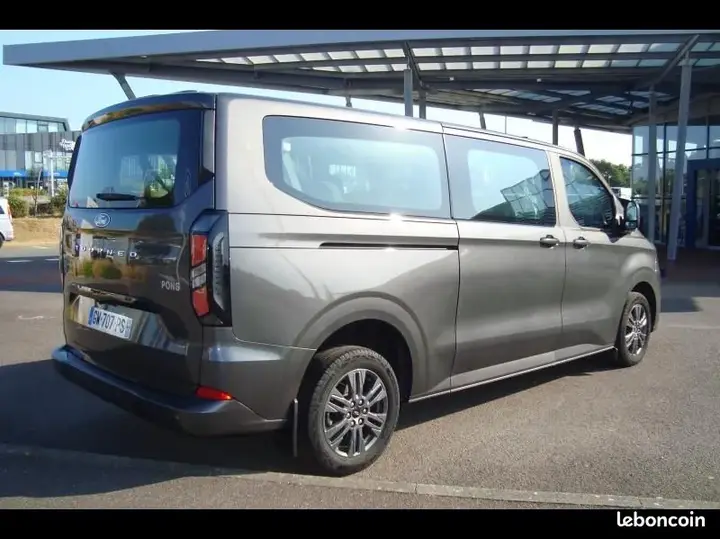 Ford Tourneo Custom 2024 photo 3
