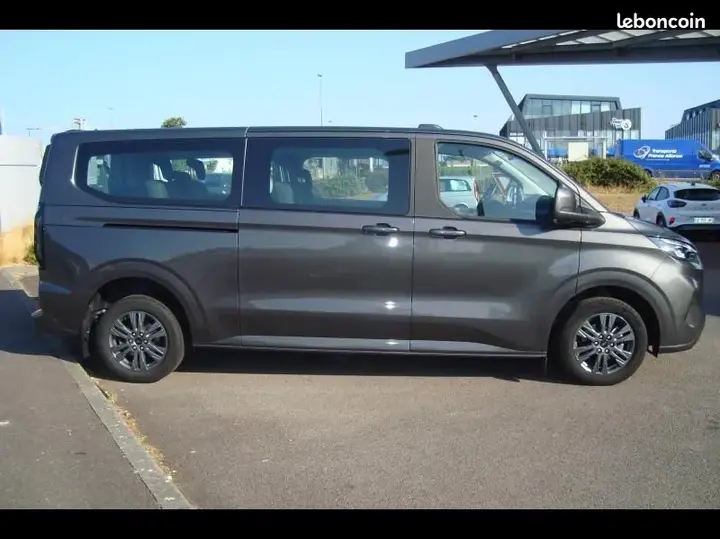 Ford Tourneo Custom 2024 photo 2